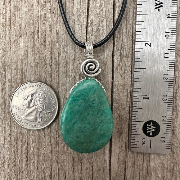 Banded Amazonite for Confidence and Protection - Picture 6 of 7